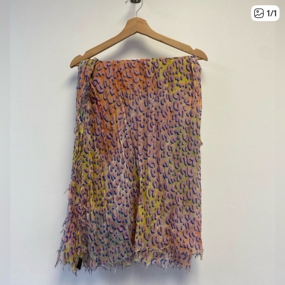 Louis Vuitton Scarf - Picture 3 of 3